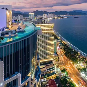 公寓 Panorama Beachfront, 芽庄