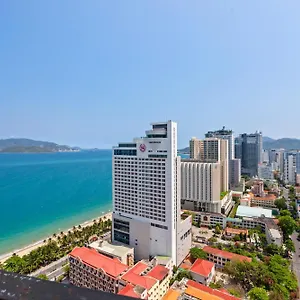De' Lora Goldcoast Нячанг
